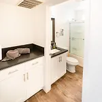Cozy Stylish 1-Bedroom In Hollywood With Free Gated Parking