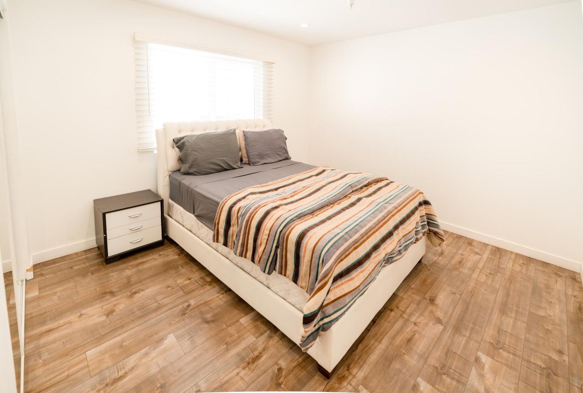 Cozy Stylish 1-bedroom In Hollywood With Free Gated Parking *