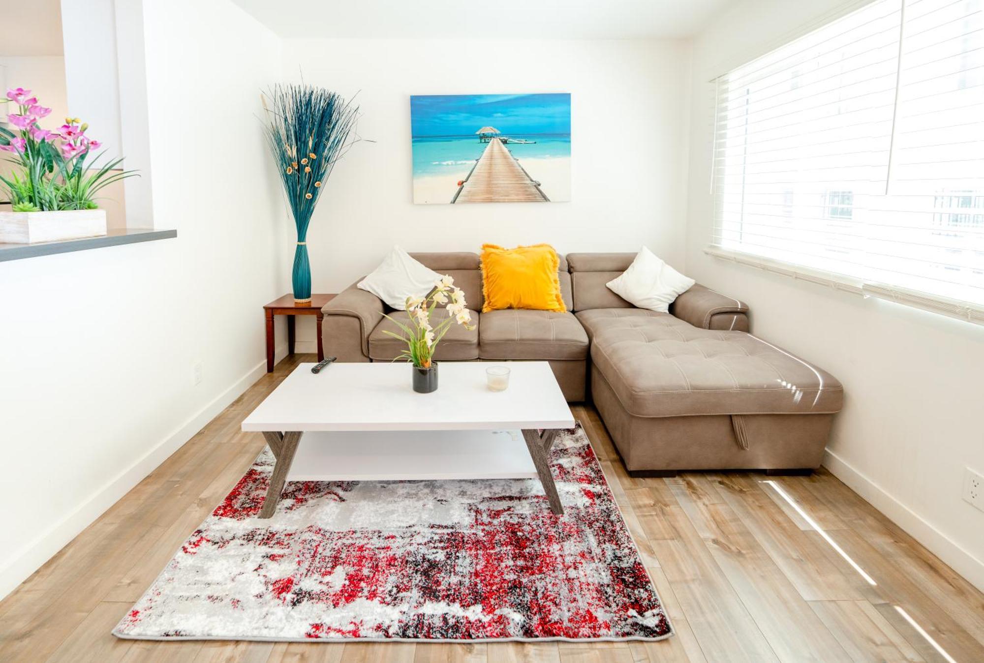 Cozy Stylish 1-bedroom In Hollywood With Free Gated Parking