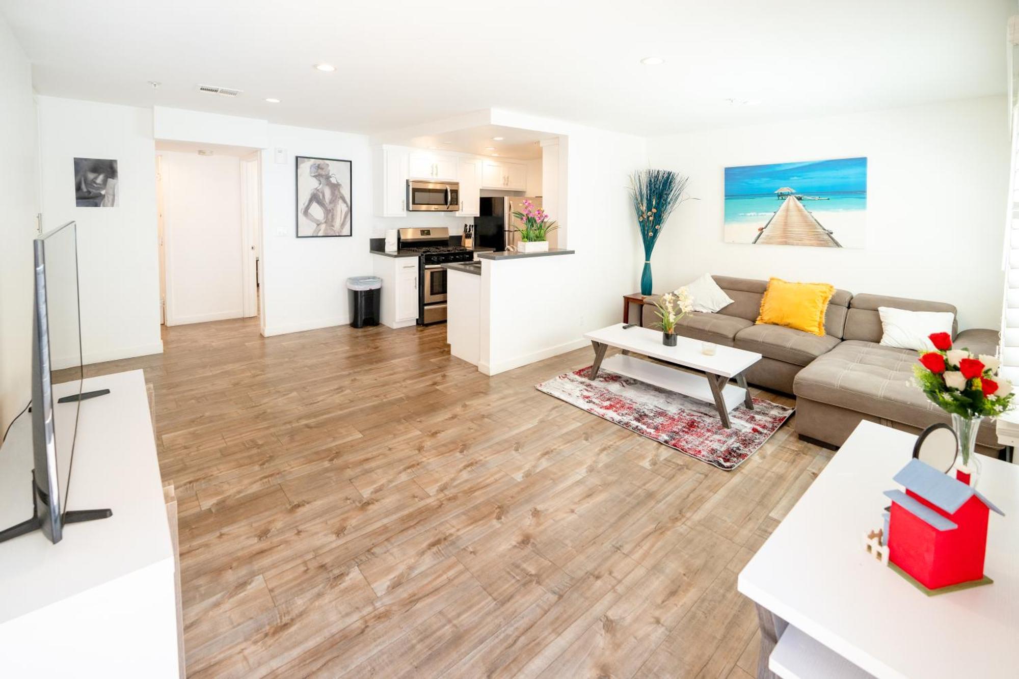 Cozy Stylish 1-bedroom In Hollywood With Free Gated Parking Apartment