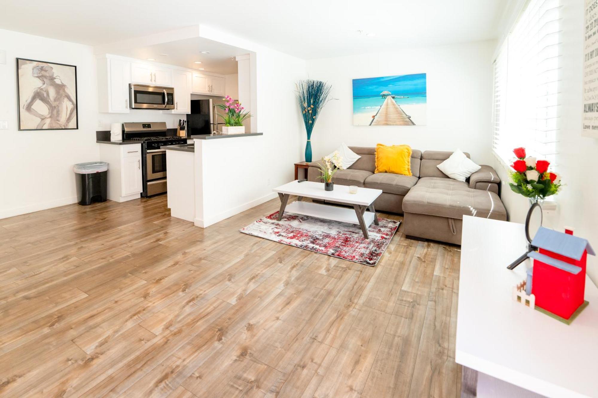 Cozy Stylish 1-bedroom In Hollywood With Free Gated Parking Apartment Los Angeles